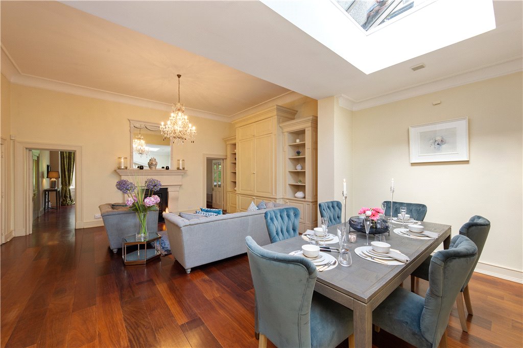 Dining/Lounge